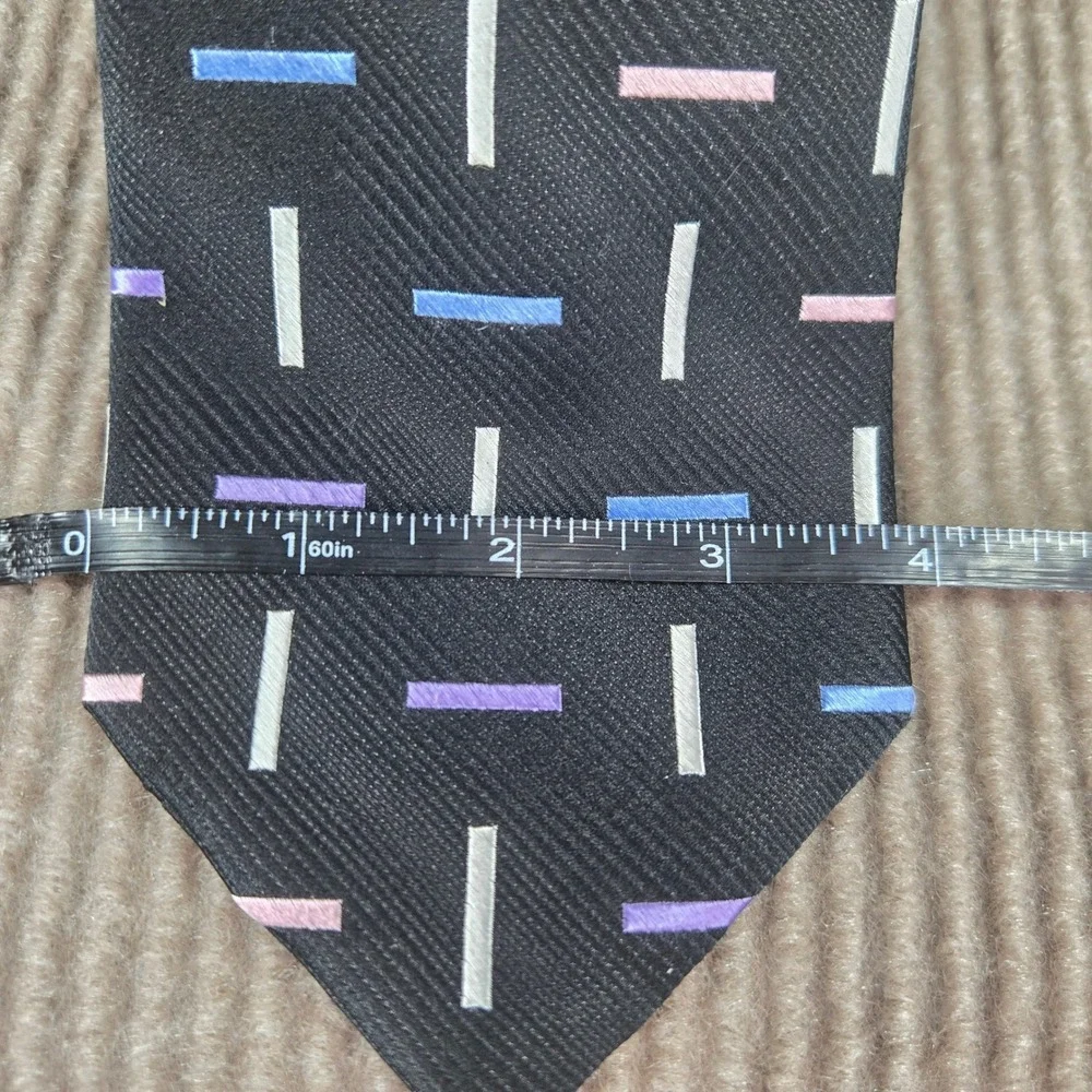 Haggar Mens Black Geometric Dash 100% Silk Hand Made Necktie